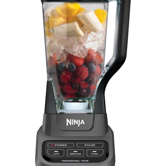 Ninja Professional Blender | Smoothie Blending, Drink Mixer, Grinder, Ice Crusher, Frozen Fruit Blending | 1000W Power, Total Crushing Technology, XL 72-oz. Pitcher | Black & Grey | BL610