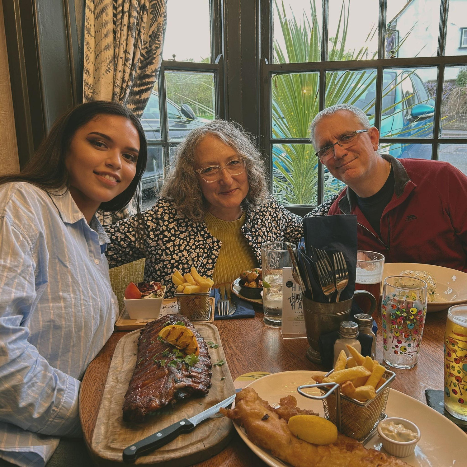 Family pub lunch…a rare photo of Jonathan without his iPad.
