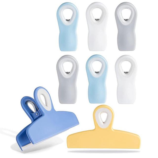 COOK WITH COLOR Set of 8 Bag Clips- 2 Large Heavy Duty Chip Clip and 6 Refrigerator Magnet Clips for Food Storage with Air Tight Seal Grip for Snack Bags and Food Bags (Yellow and Blue)