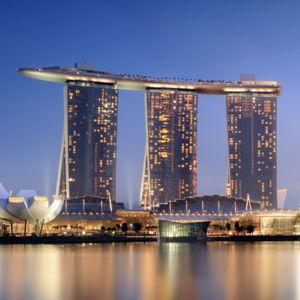 Drinks at CÉ LA VI in Singapore!