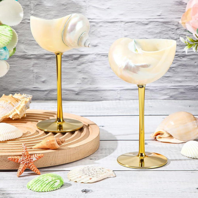Singhoow Conch Shell Wine Glasses Wedding Wine Cup Martini Goblet Cocktail Glasses Drinkware Drinking Stemware for Birthday Wedding Beach Bridesmaids Anniversary Party(White Conch,Gold Base,2 Pcs)