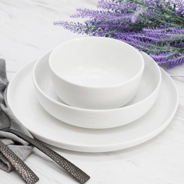 Elama Duncan 18-Piece Porcelain Dinnerware Set in White 985122048M