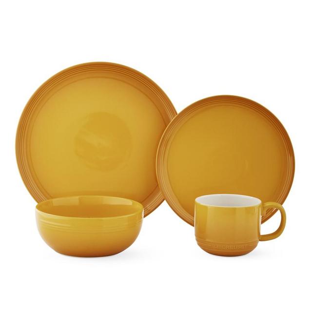 Le Creuset Coupe 16-Piece Dinnerware Set with Cereal Bowl, Nectar