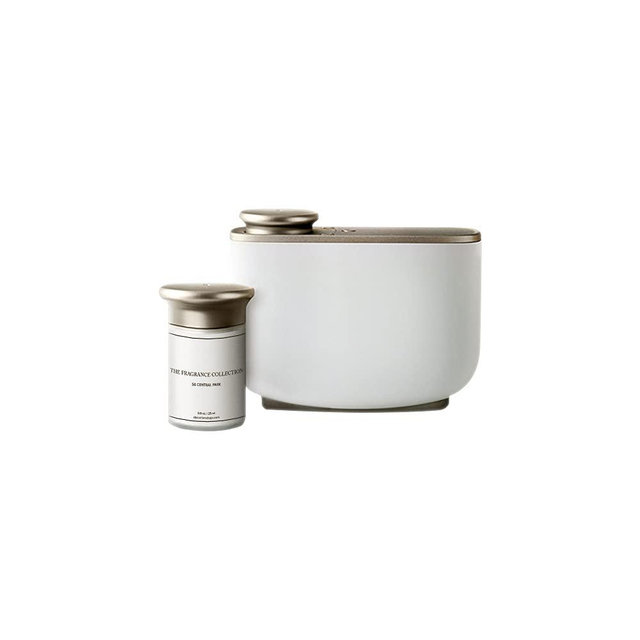 The Ritz-Carlton Room Diffuser Set - Scent Machine and Magnolia Wood Scent Capsule - Notes of Citrus, Cloves, Magnolia, Water Lilies and Patchouli