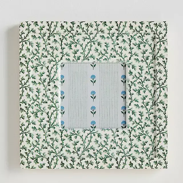 Pattern Drench Frame