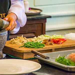 Honeymoon Excursion: Thai Cooking Class in Bangkok