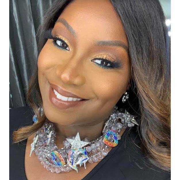 Jelisa Blackwell soft glam Gold Eyeshadow nude lip
