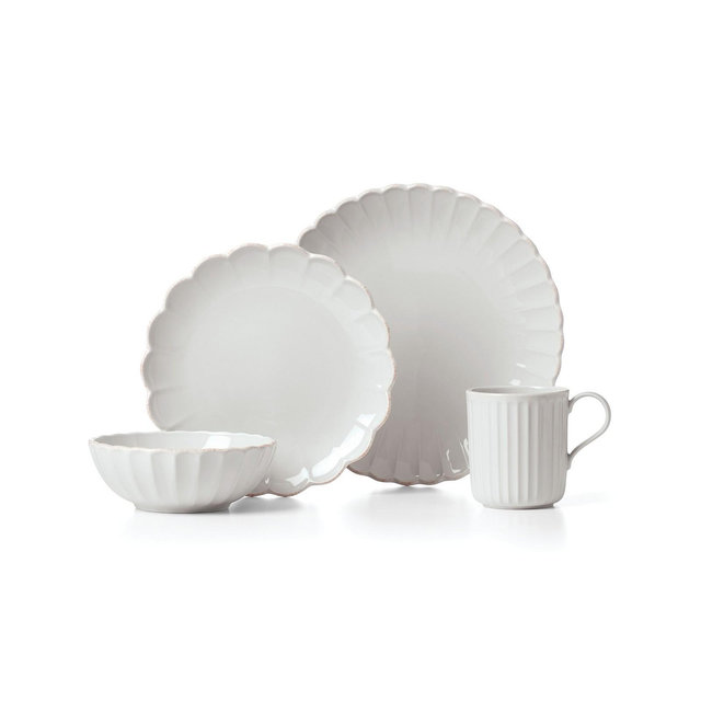 French Perle Scallop 4 Piece Place Setting