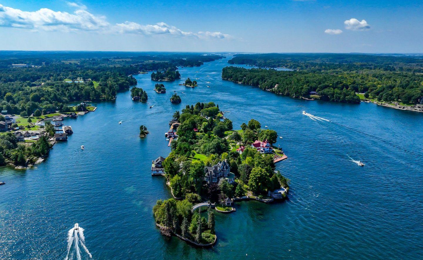 The Wedding Website of Alaina Loomis and James Barron