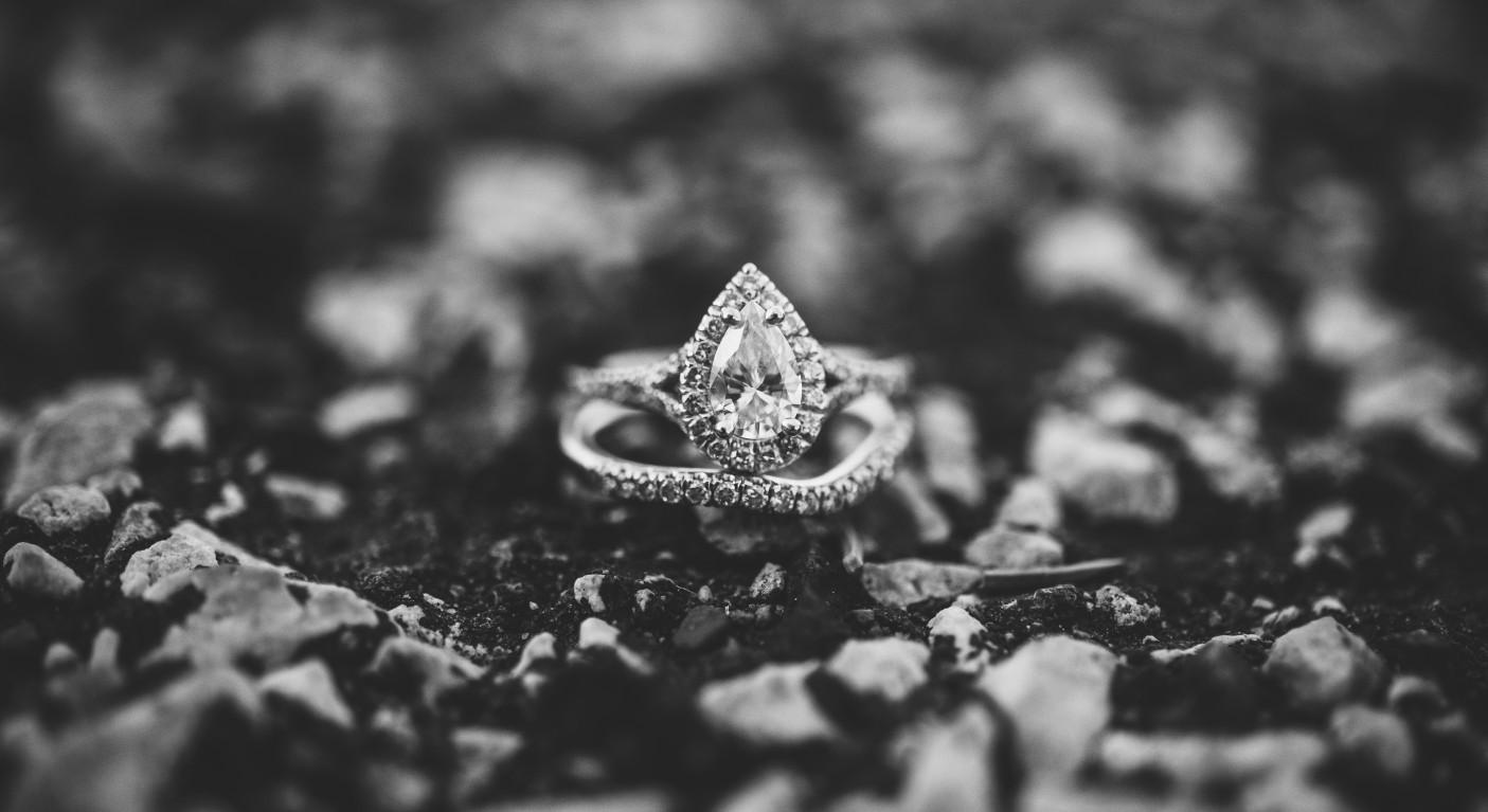 The Wedding Website of Nicole Vomhof and Justin Farniok