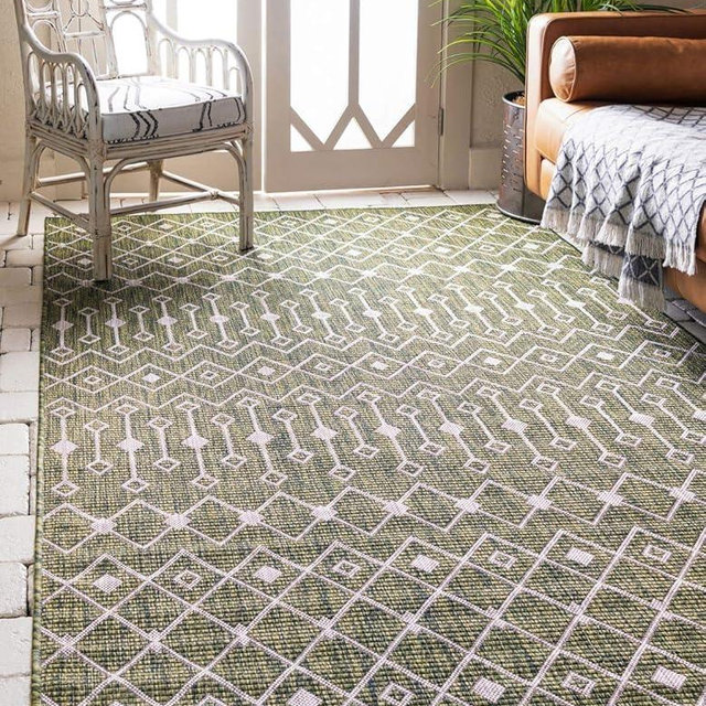 Unique Loom Outdoor Trellis Collection Area Rug - Tribal Trellis (6' 1" x 9' Rectangle, Green/ Natural)