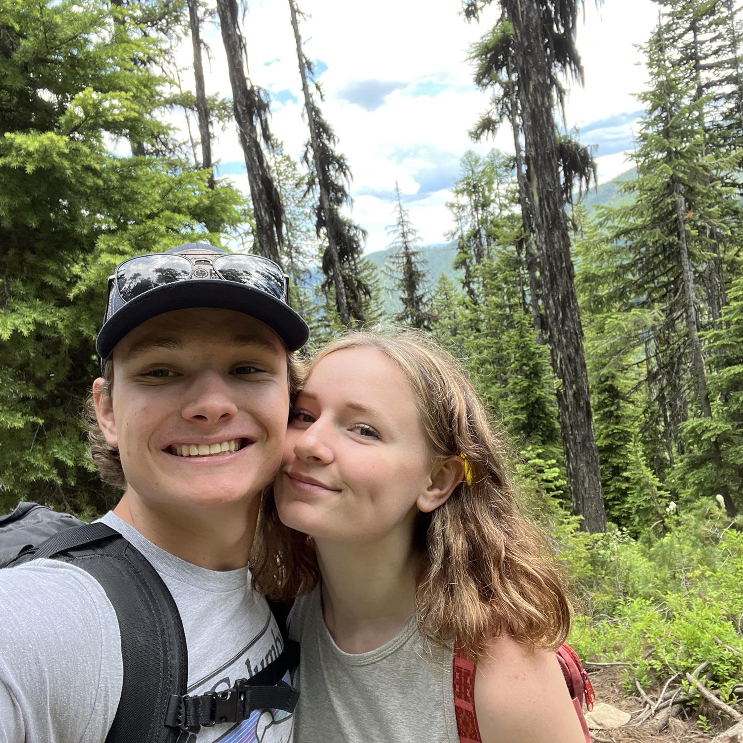 One pic of many many hikes together🤍