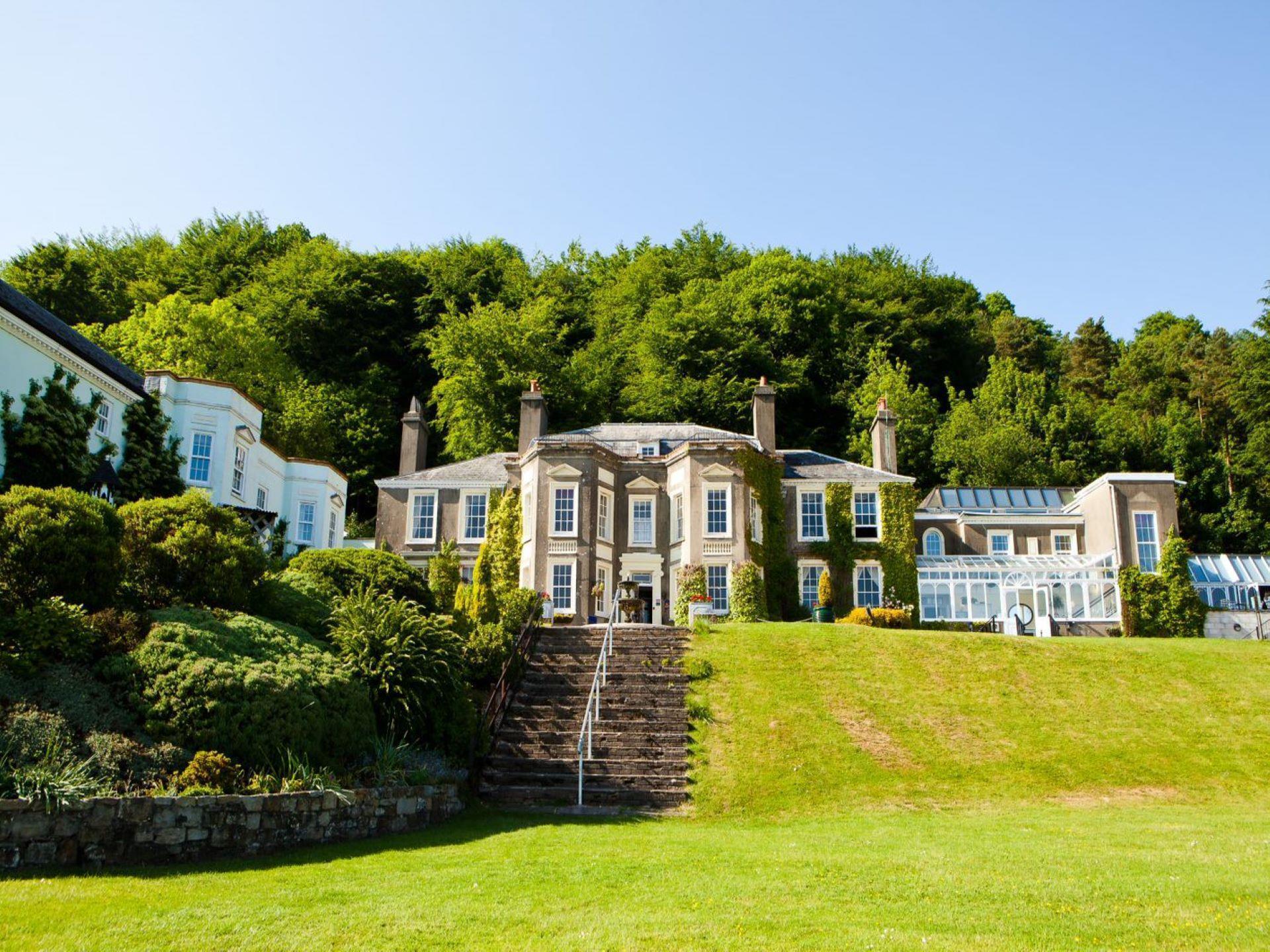 The Wedding Website of Tiegan Embling-Jones and Shaun Carpenter