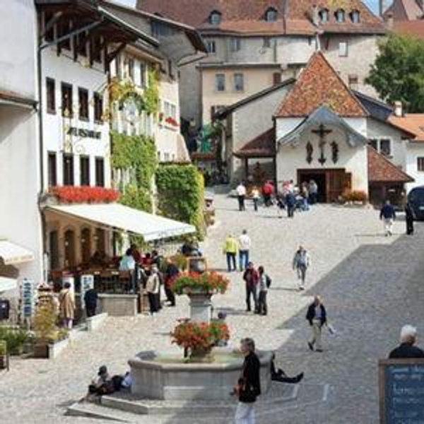 Award-Winning Geneva Chocolate & Old Town Tour with Boat Ride