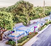 Grab the BEST muffins & coffee in the Keys at Midway Cafe & Coffee Bar ☕️