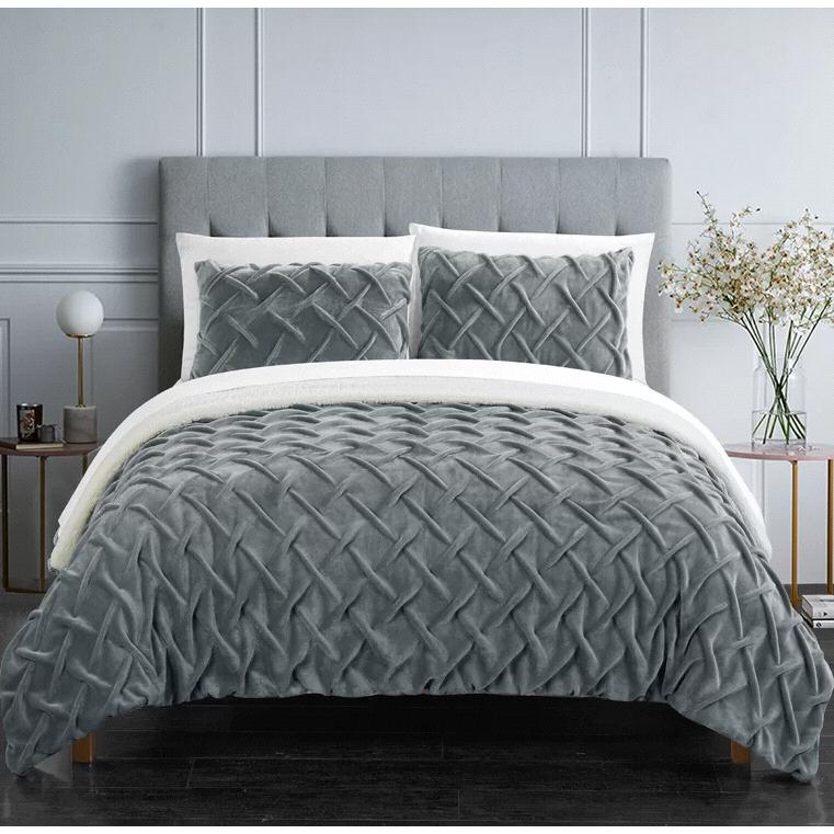 Nagel Comforter Set