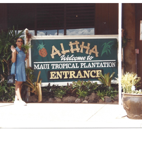 One of our first stops in Maui-We returned with a case of delicious pineapples---YUM