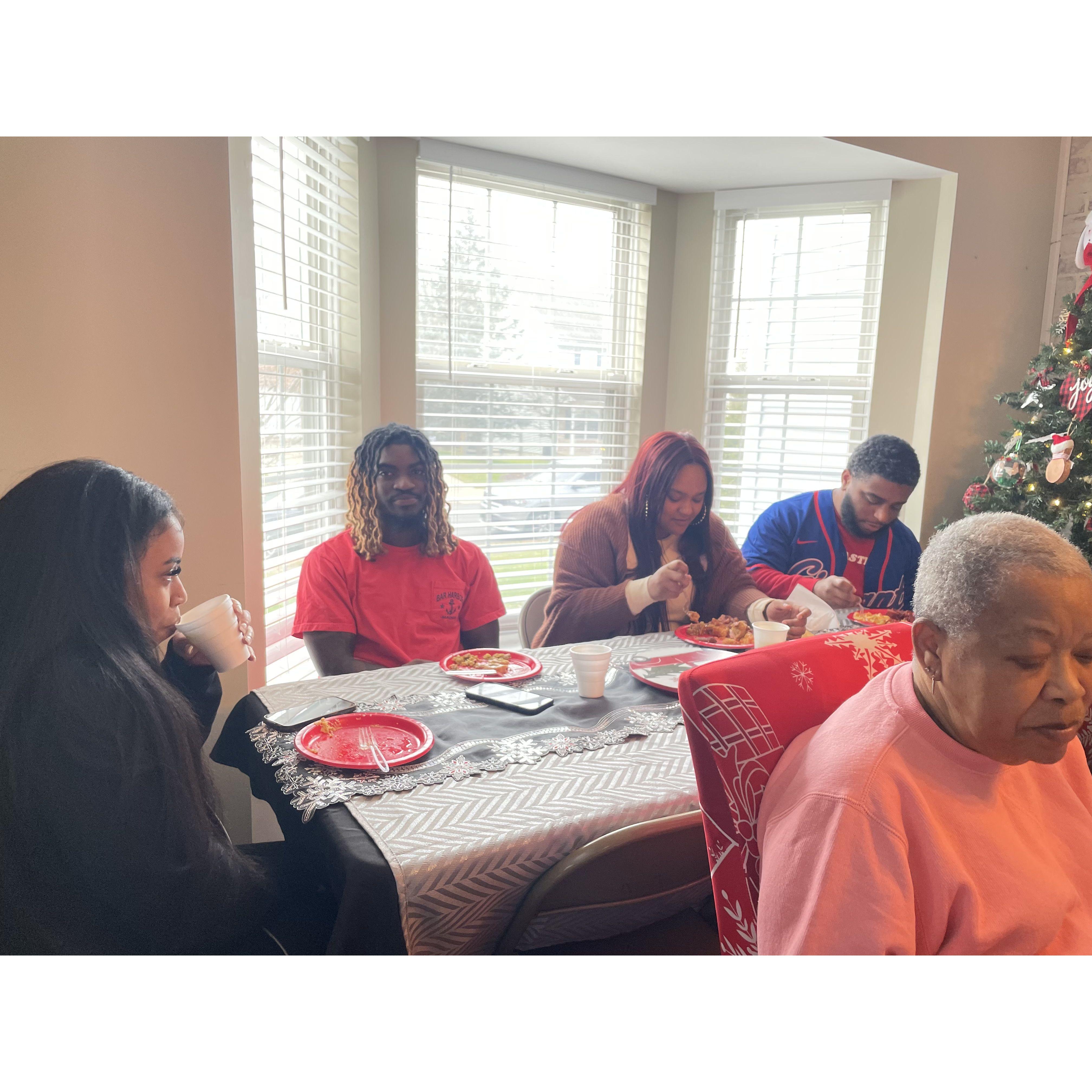 Robert, Kiara, and Darius spending Christmas with the family!
