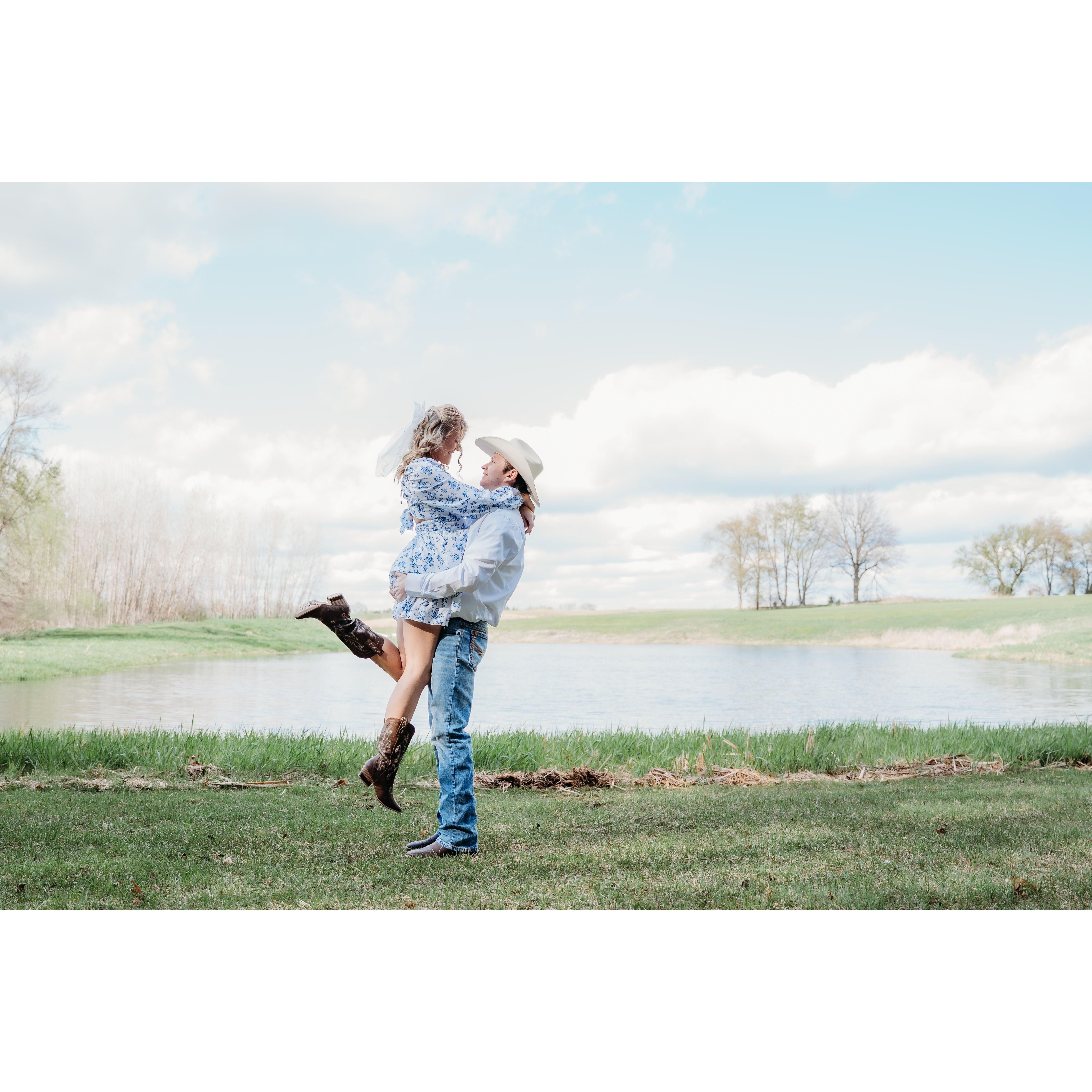 Engagement Photos - Lily Baker Photography