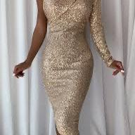 Welcome party example attire for women.