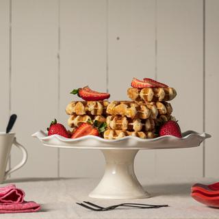 Cook & Host Ruffled Footed Plate