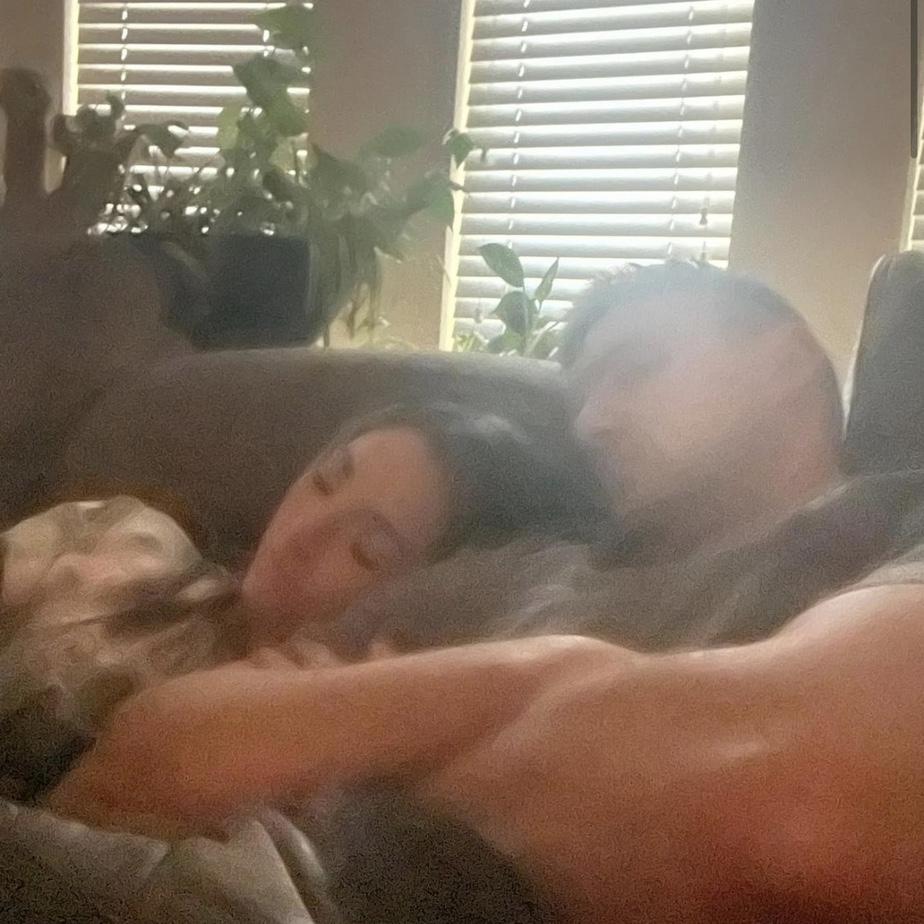 Crashed out together after Thanksgiving at tygues parents house 😊