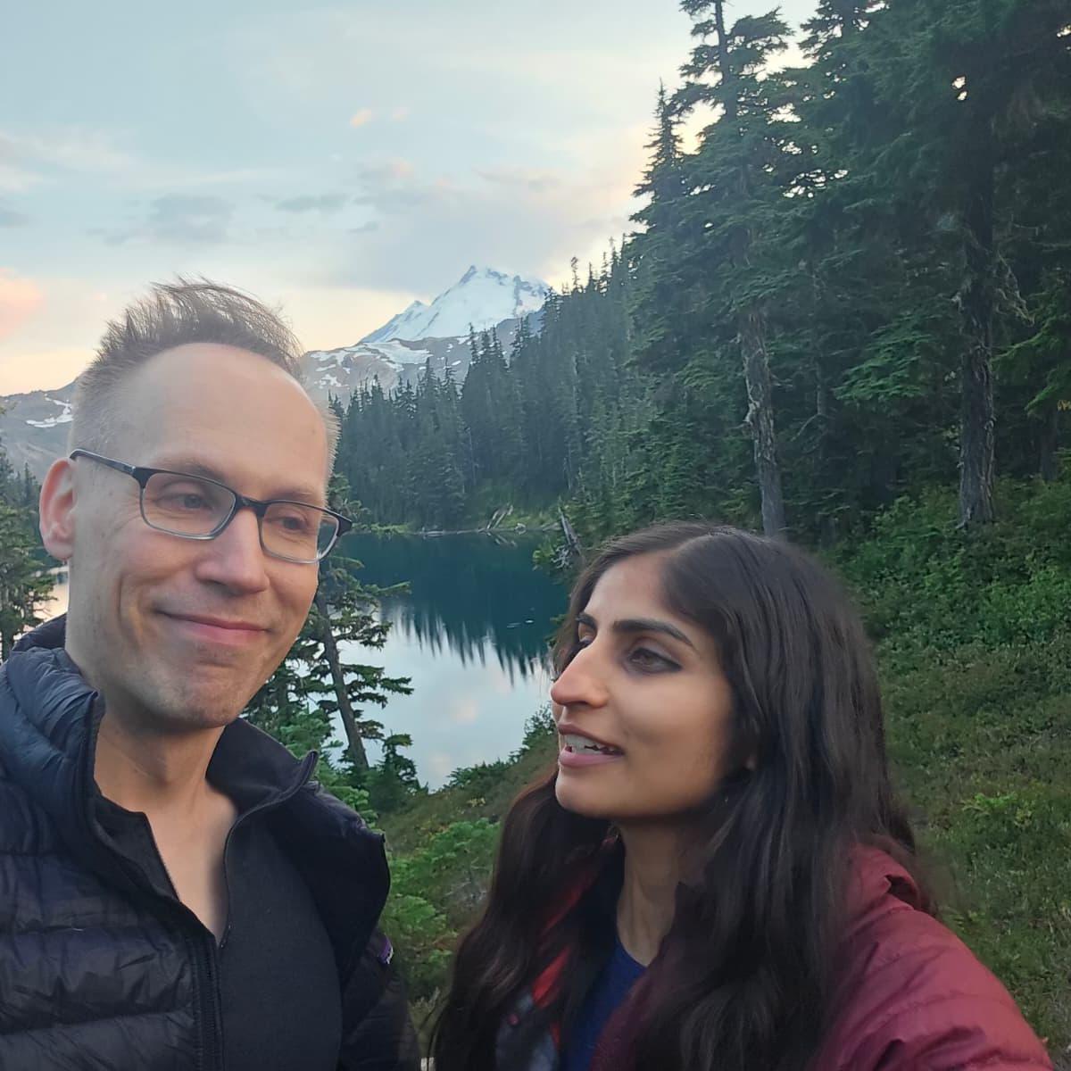Pre-sunset at Mt Baker. This one displays our dynamic pretty well ;)