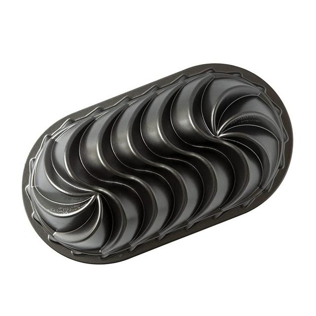 Nordic Ware Heritage Cast Loaf Pan, 6 Cup Capacity, Graphite