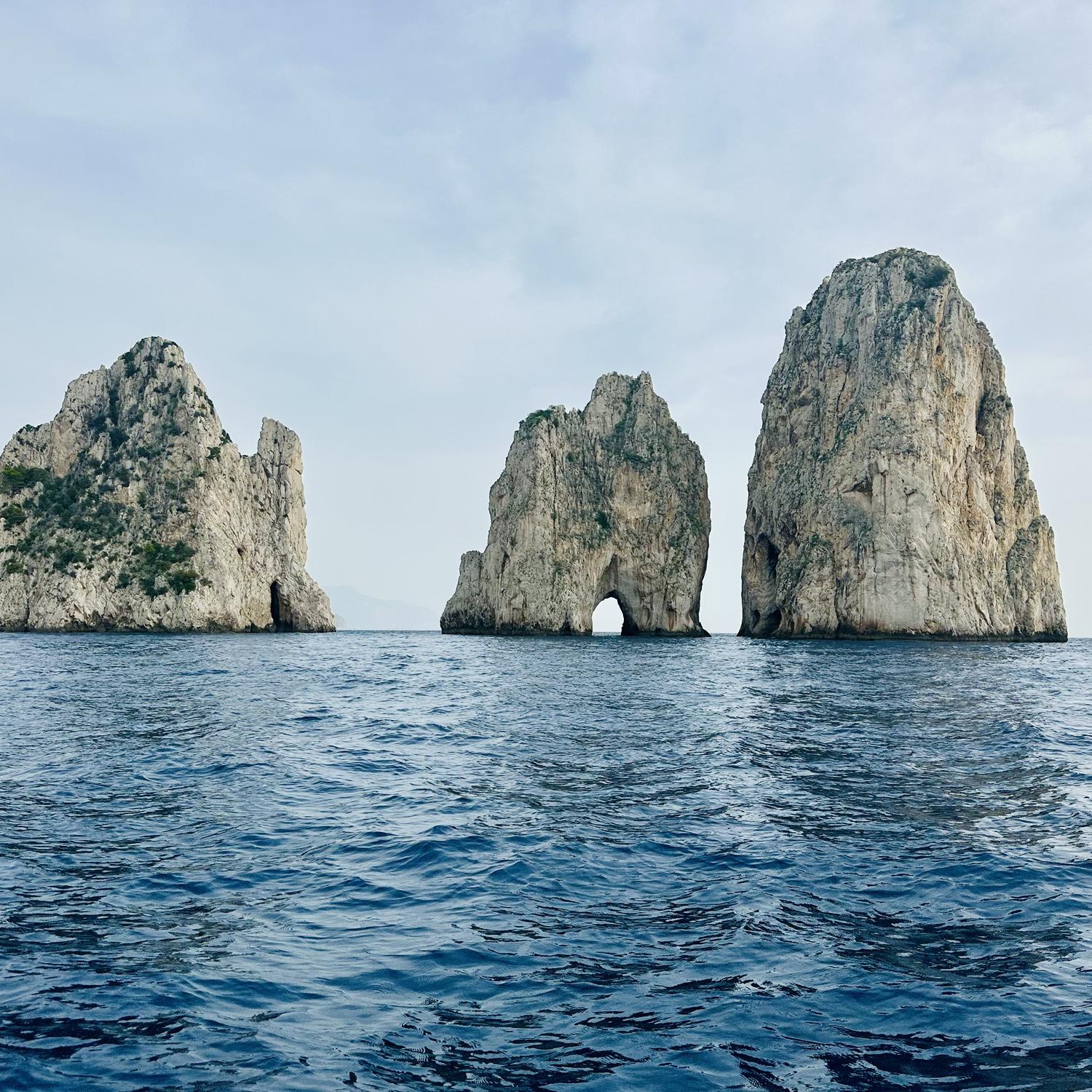 Capri island, i Faraglioni.
