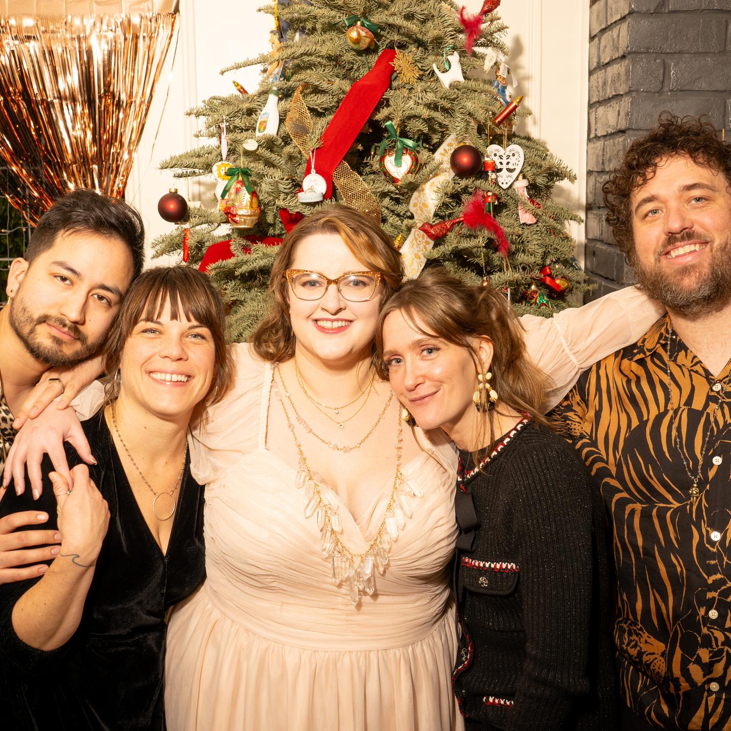 🎄Gio Katelyn Robbi Laure Jake🎄

Photography by Justin Belmondo