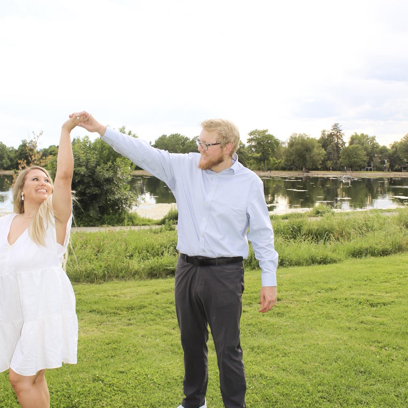 Engagement Photos🤍

(Photos taken by Chrissy Kerr)