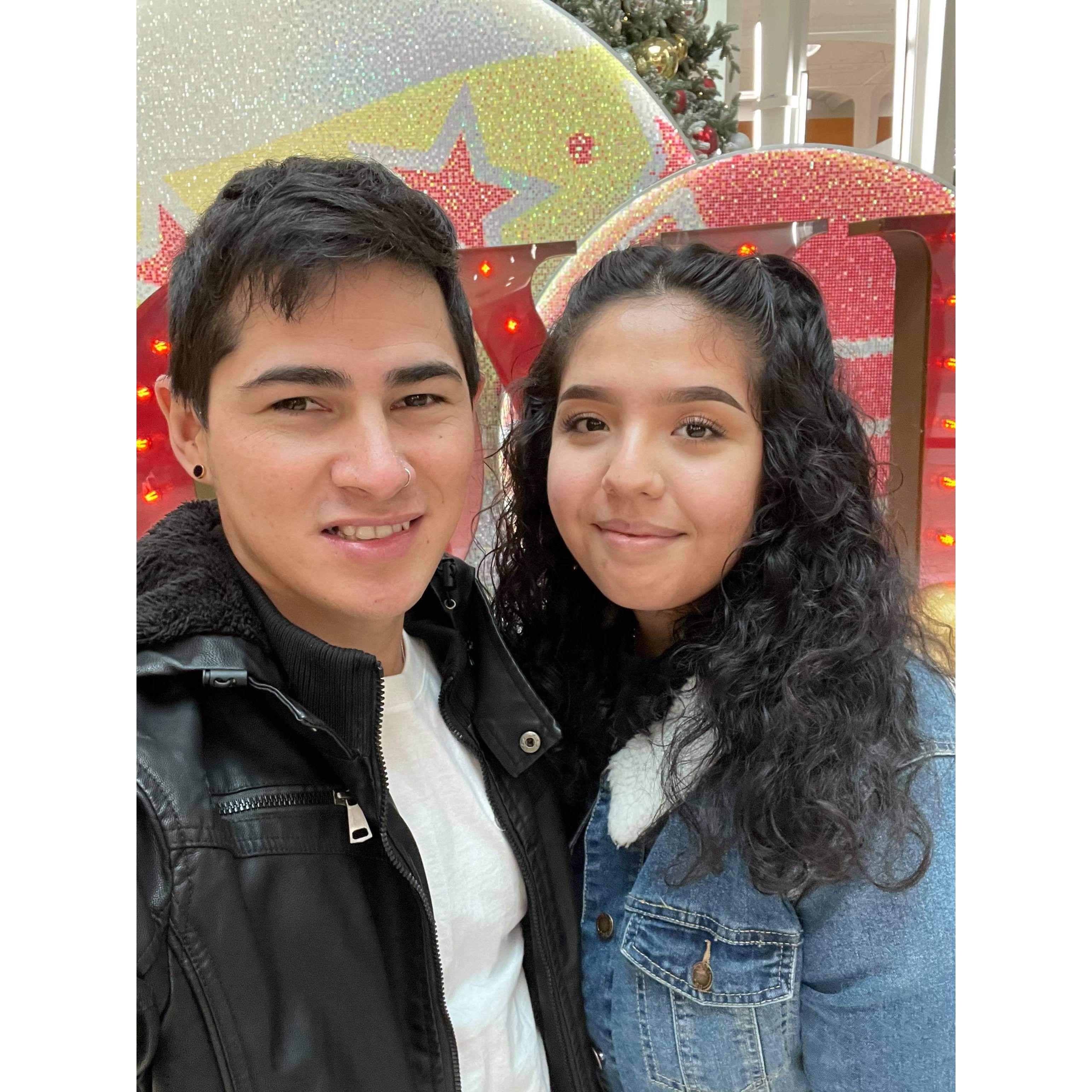 Our first Christmas together!
Nuestra primera Navidad juntos!