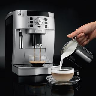 Magnifica XS Espresso Machine