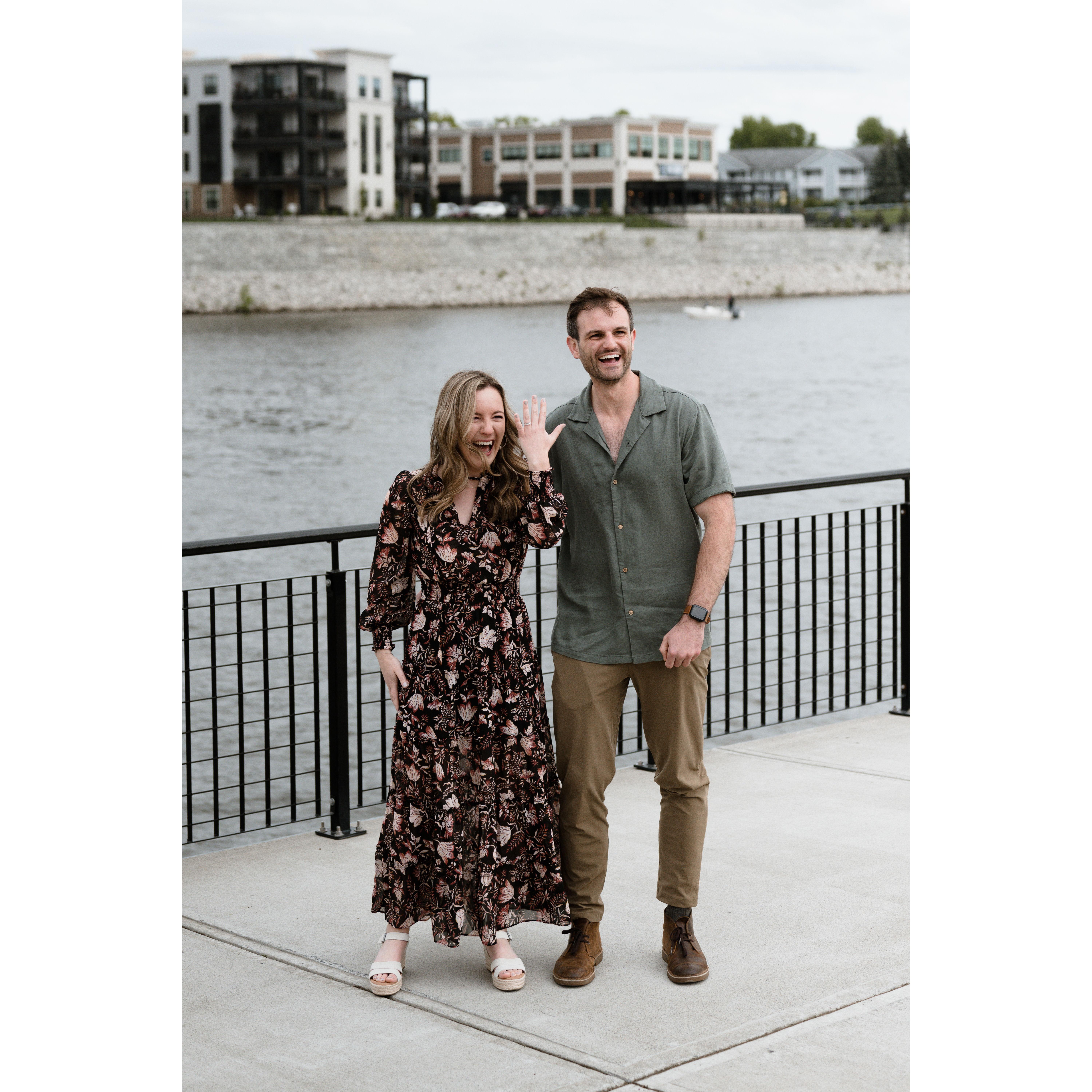 Michael had hired a photographer to follow Alyx around the market, and capture all these special moments. From Jacob Alejandro, through the proposal, and moments of
pure bliss afterwards.
