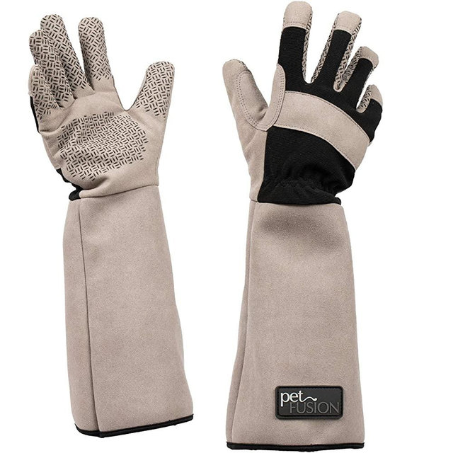 PetFusion Multipurpose Pet Glove for Grooming, Trips to Vet, Handling. [Puncture & Scratch Resistant, Water Resistant]. 12 Month Warranty for Manufacturer Defects