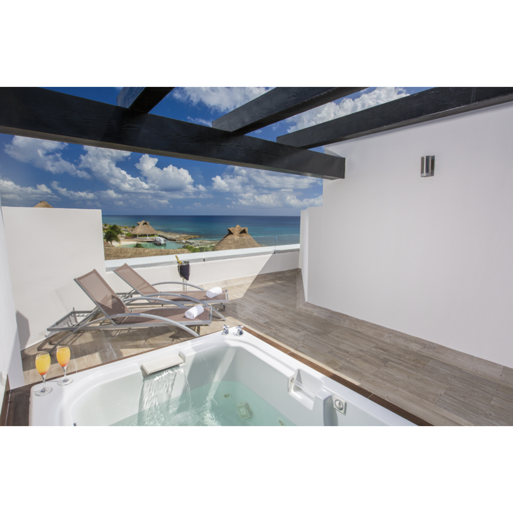 Heaven Deluxe Platinum Sky Terrace 2nd Level