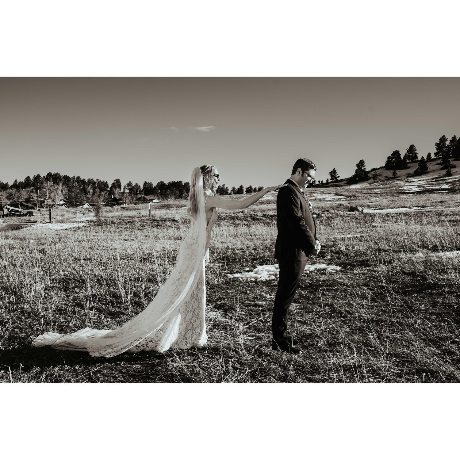 The first look at his new bride!
