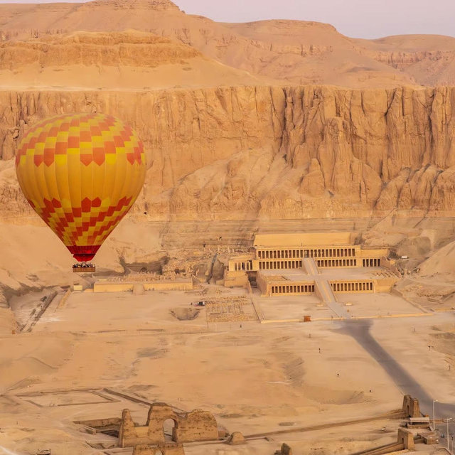 Hot Air Balloon Ride in Luxor