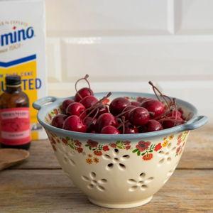 Ceramic Berry Colander - Cream Floral