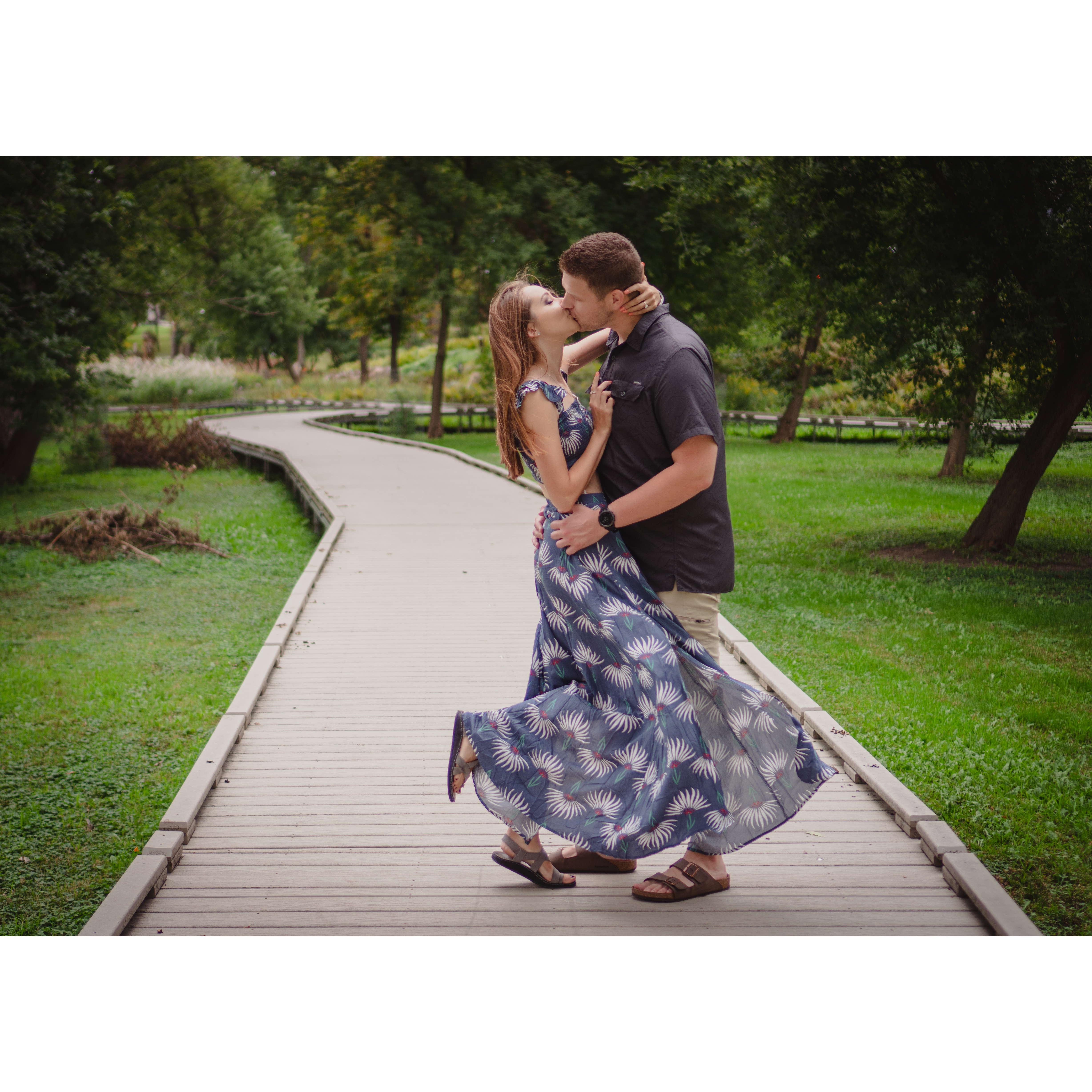 Engagement Photos in Settlers Park (Mequon/Thiensville, WI)
