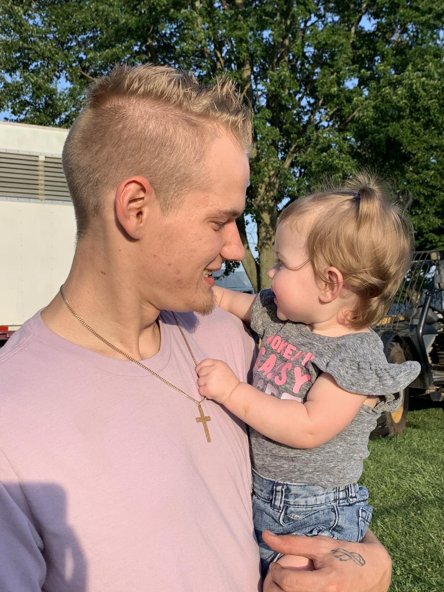 like daddy like daughter 💞