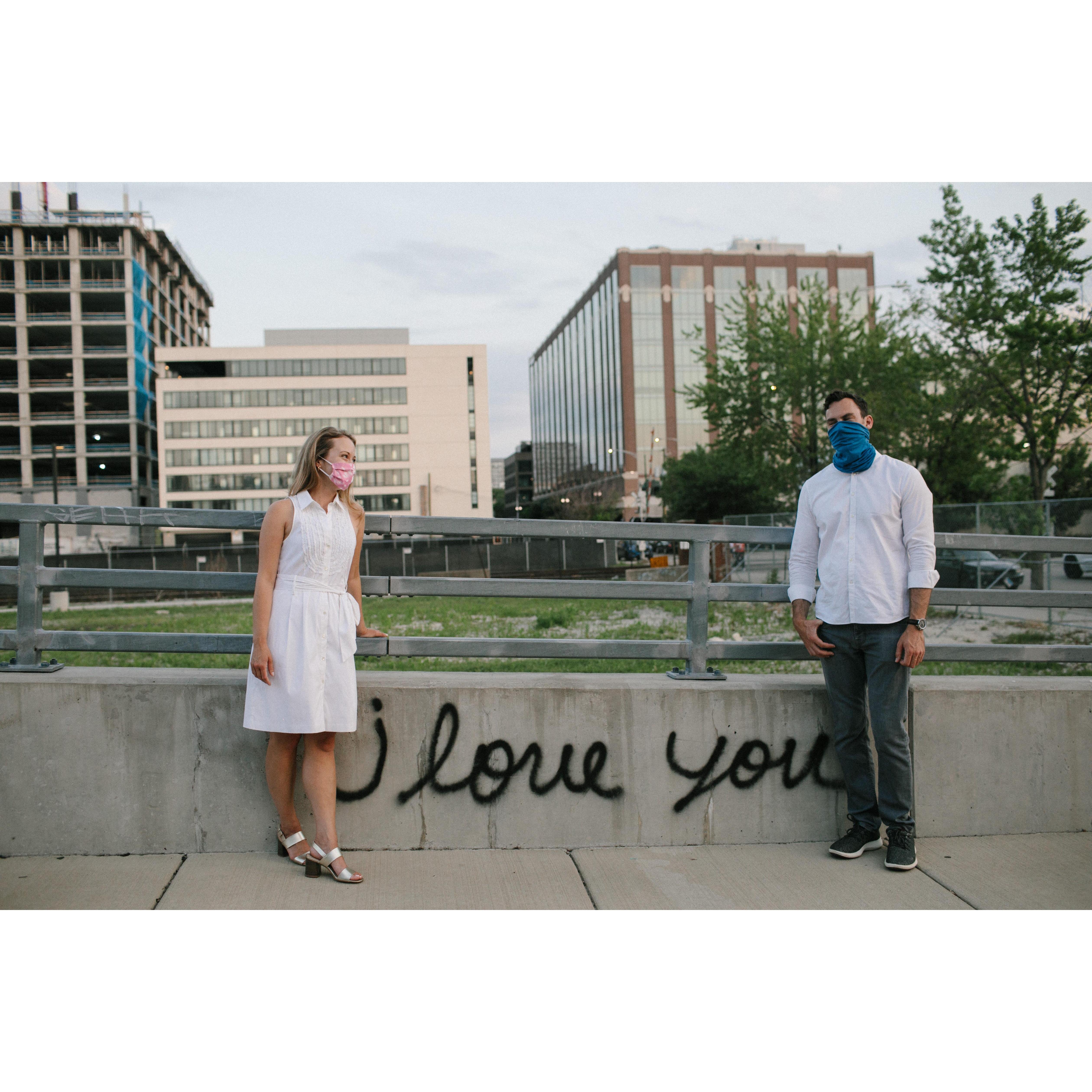engagement pictures in the west loop... in a pandmeic!