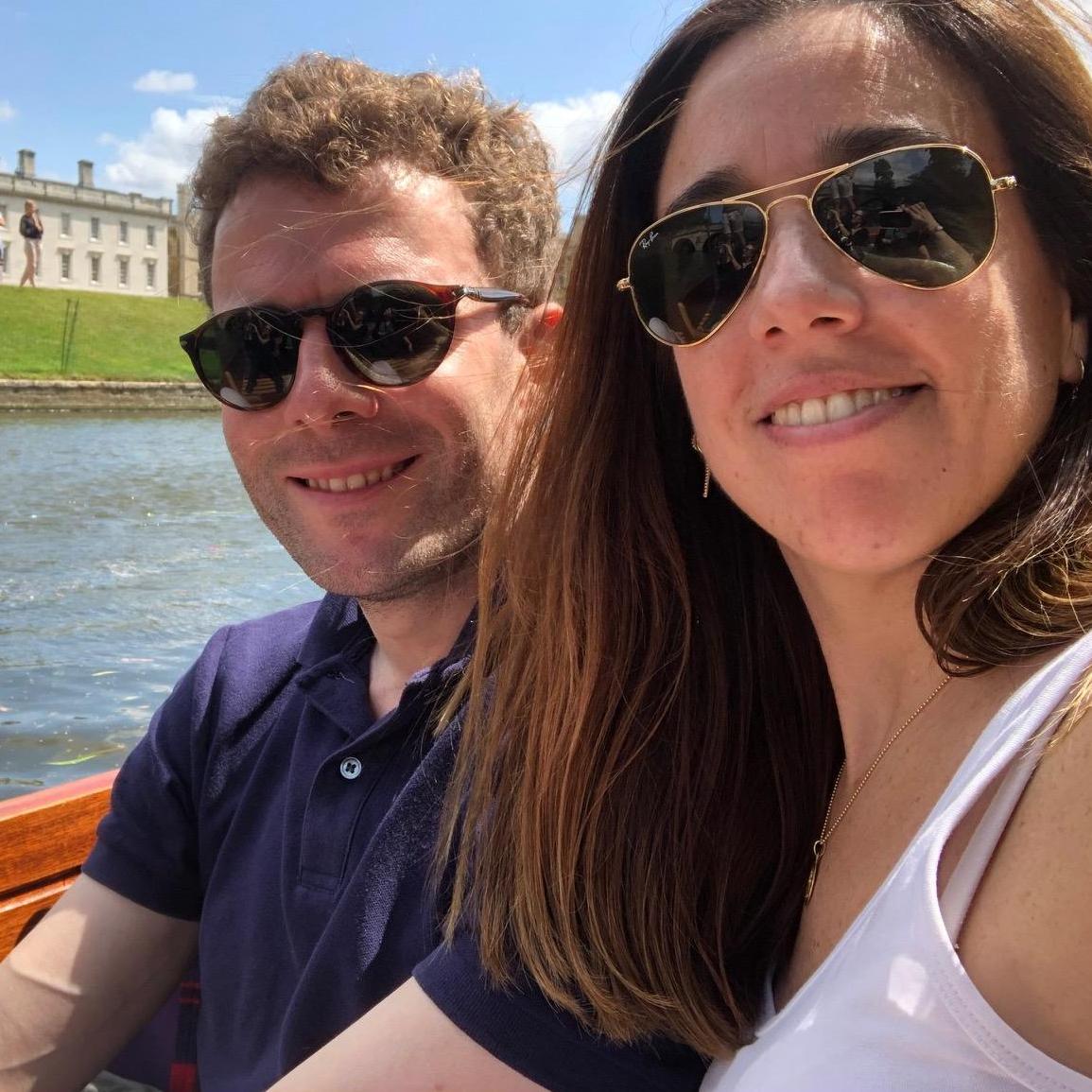 Punting in Cambridge.
Remando por el río Cam y disfrutando de Cambridge.