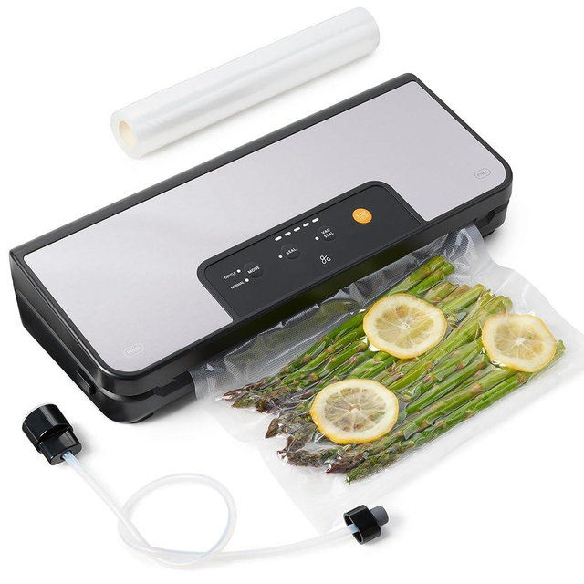 Greater Goods Vacuum Sealer Machine - Includes 1 Roll of Vacuum Sealer Bags, All-in-One Vacuum Sealer Machine for Sous Vide, Freezer Storage, and More, Designed in St. Louis (Onyx Black)