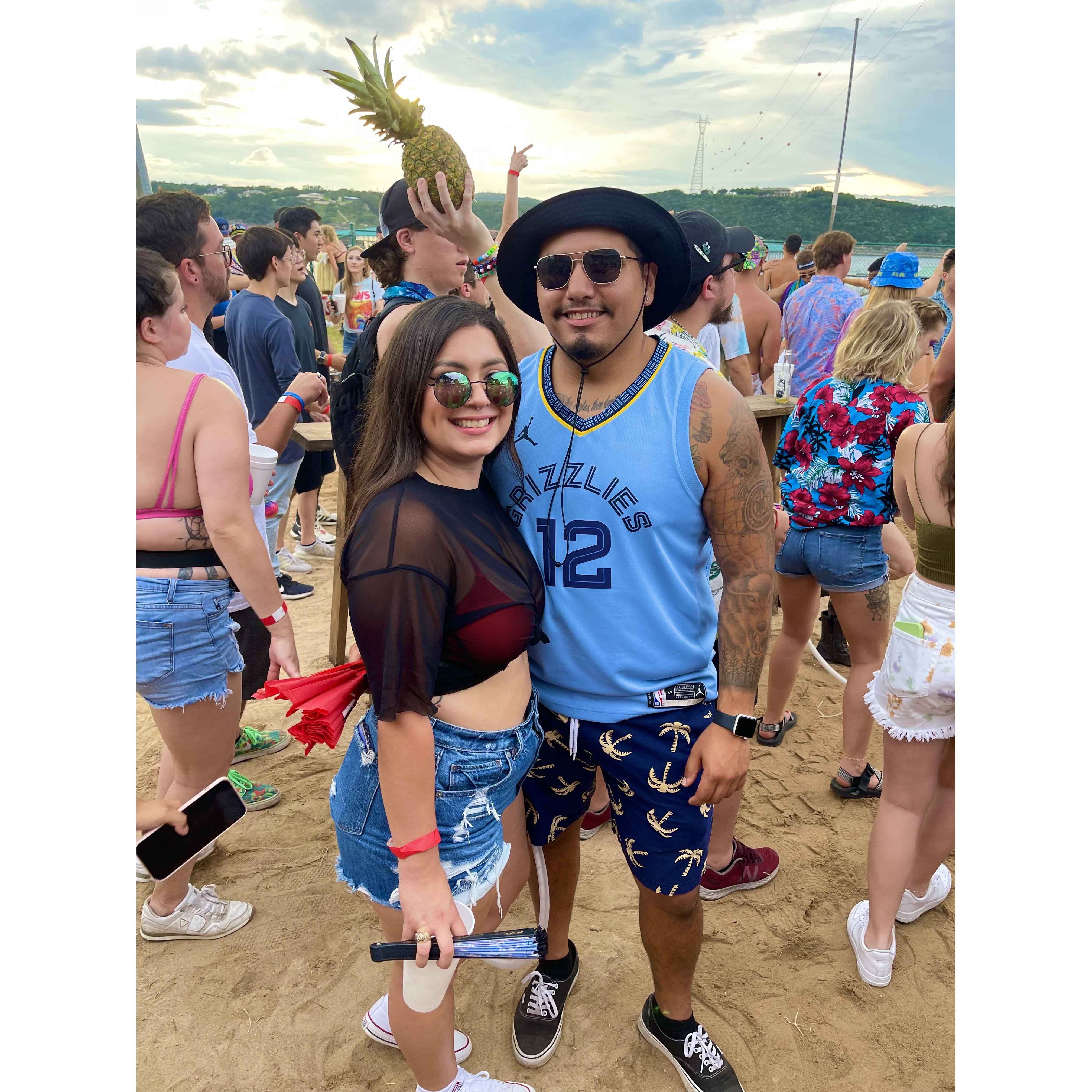 Jauz show on the lake