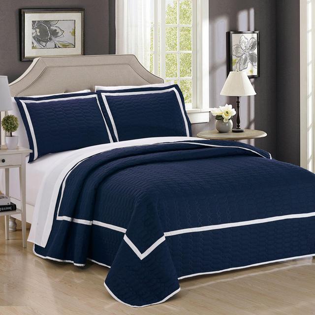Chic Home Halrowe Reversible Queen Quilt Set in Navy