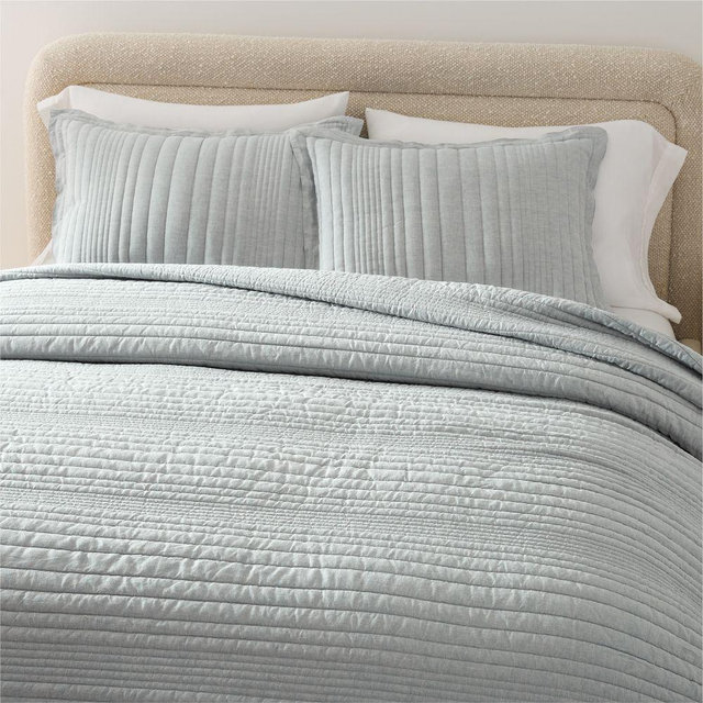 European Linen Linework Quilt, Full/Queen, Chambray Melange