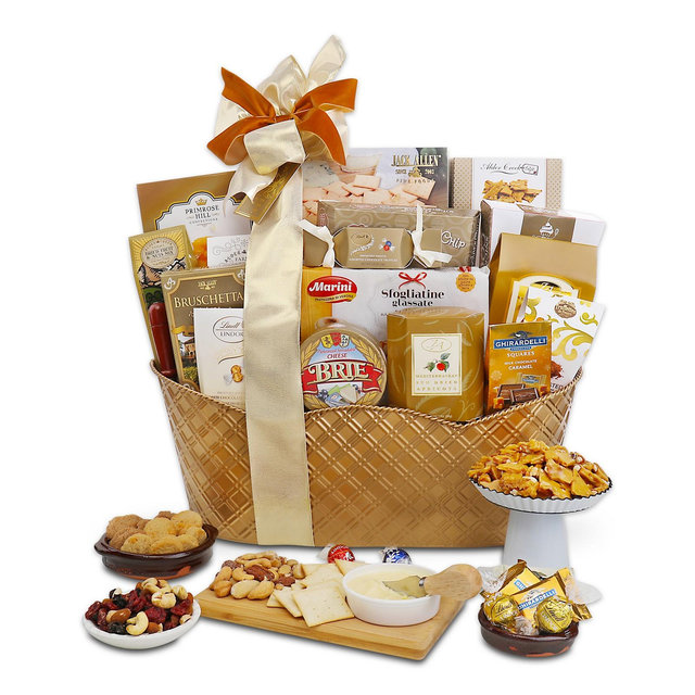 Alder Creek Gift Baskets Corporate VIP Gift Basket, 19 Piece