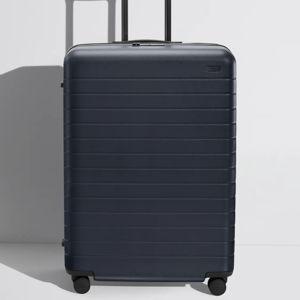 Away | The Large Flex Suitcase (Navy Blue)