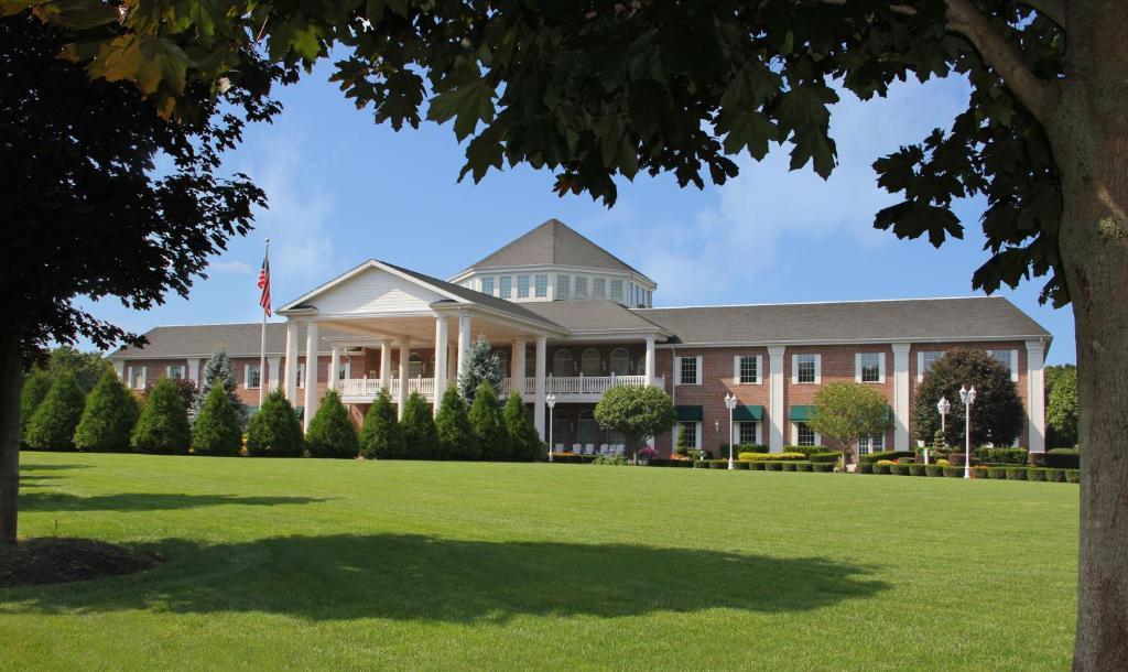 The Wedding Website of Sydney Matias and Jake Langhorn